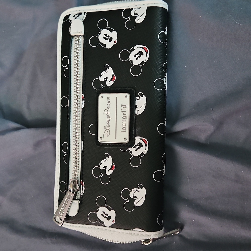 DISNEY PARKS Mickey mouse loungefly wallet
